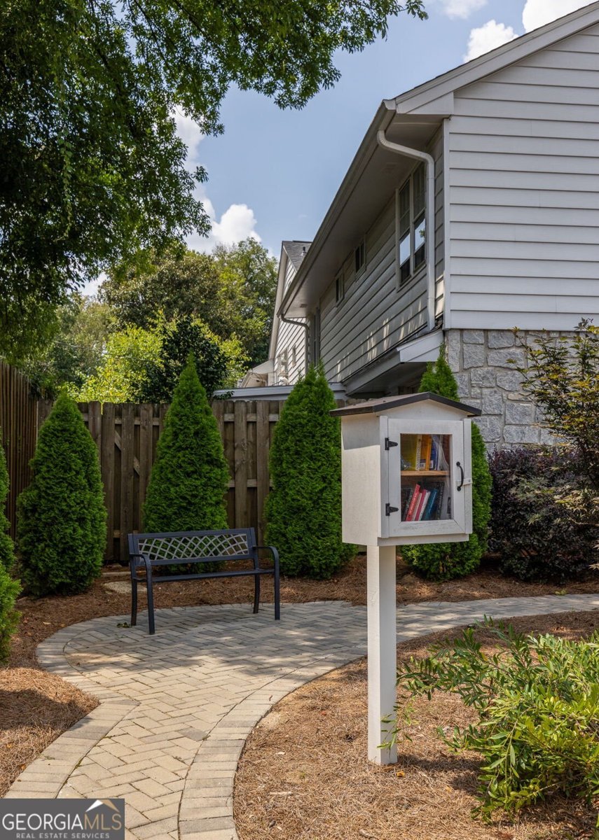 136 Peachtree Memorial Drive Atlanta - 31