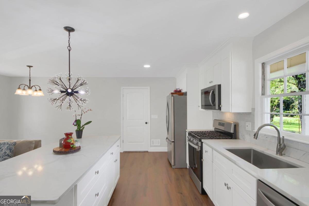 920 James Court Marietta - 4