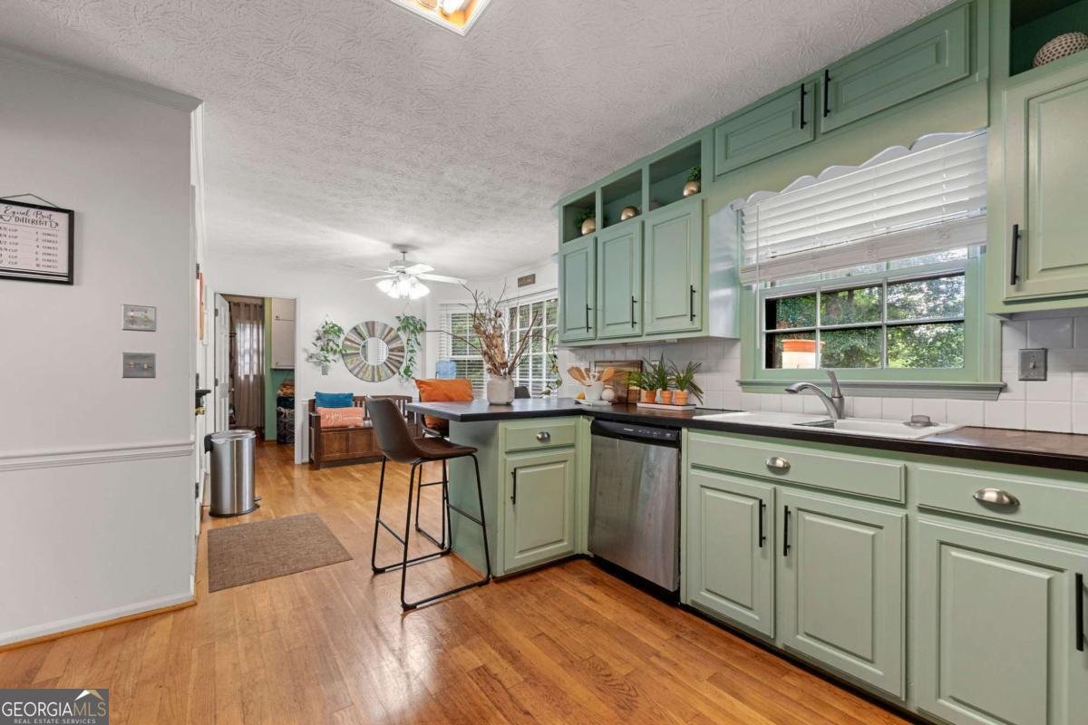 1122 Melton Drive Lilburn - 7