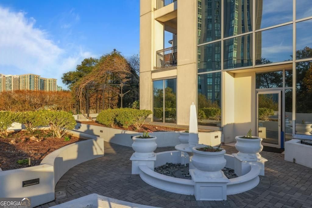 2828 Peachtree Road Atlanta - 32