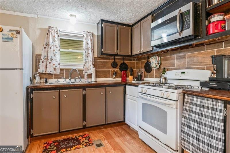 25 ROBERTS RD Covington - 12