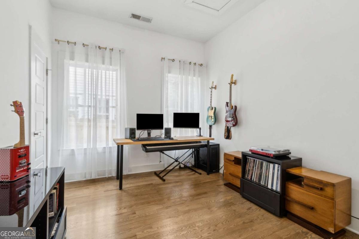 359 Irwin Street Atlanta - 25