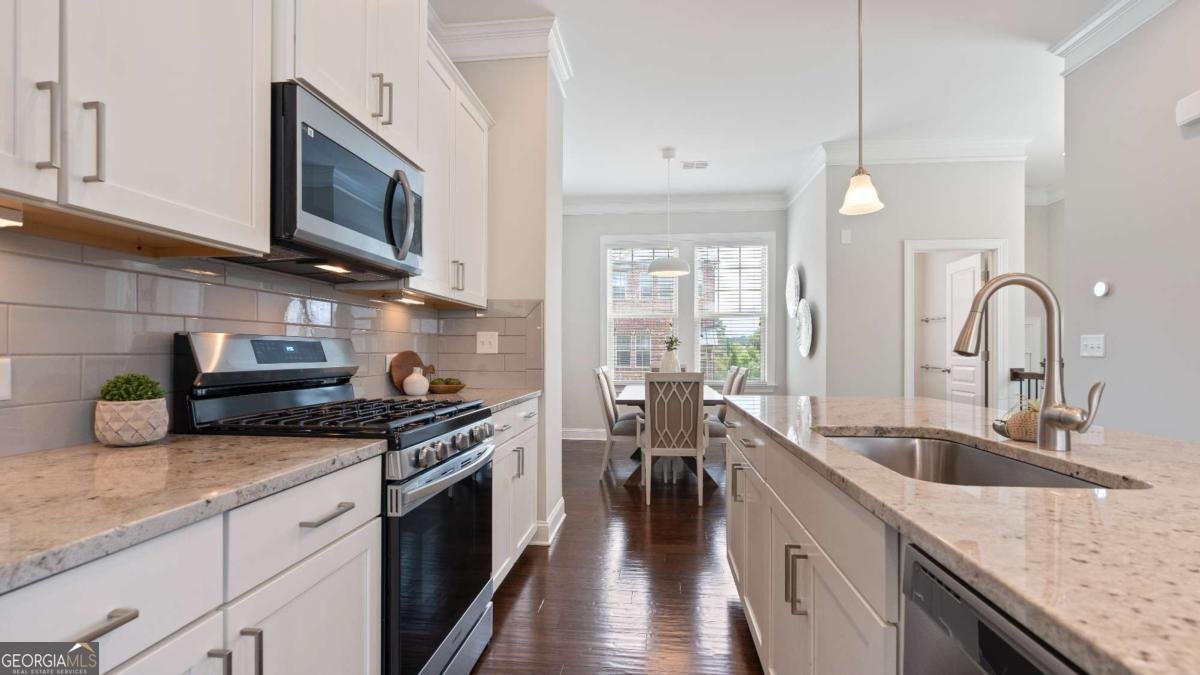4458 Dunblane Avenue Sugar Hill - 7