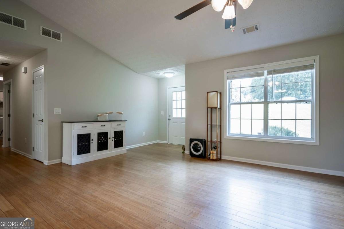 162 Azalea Drive Winder - 5