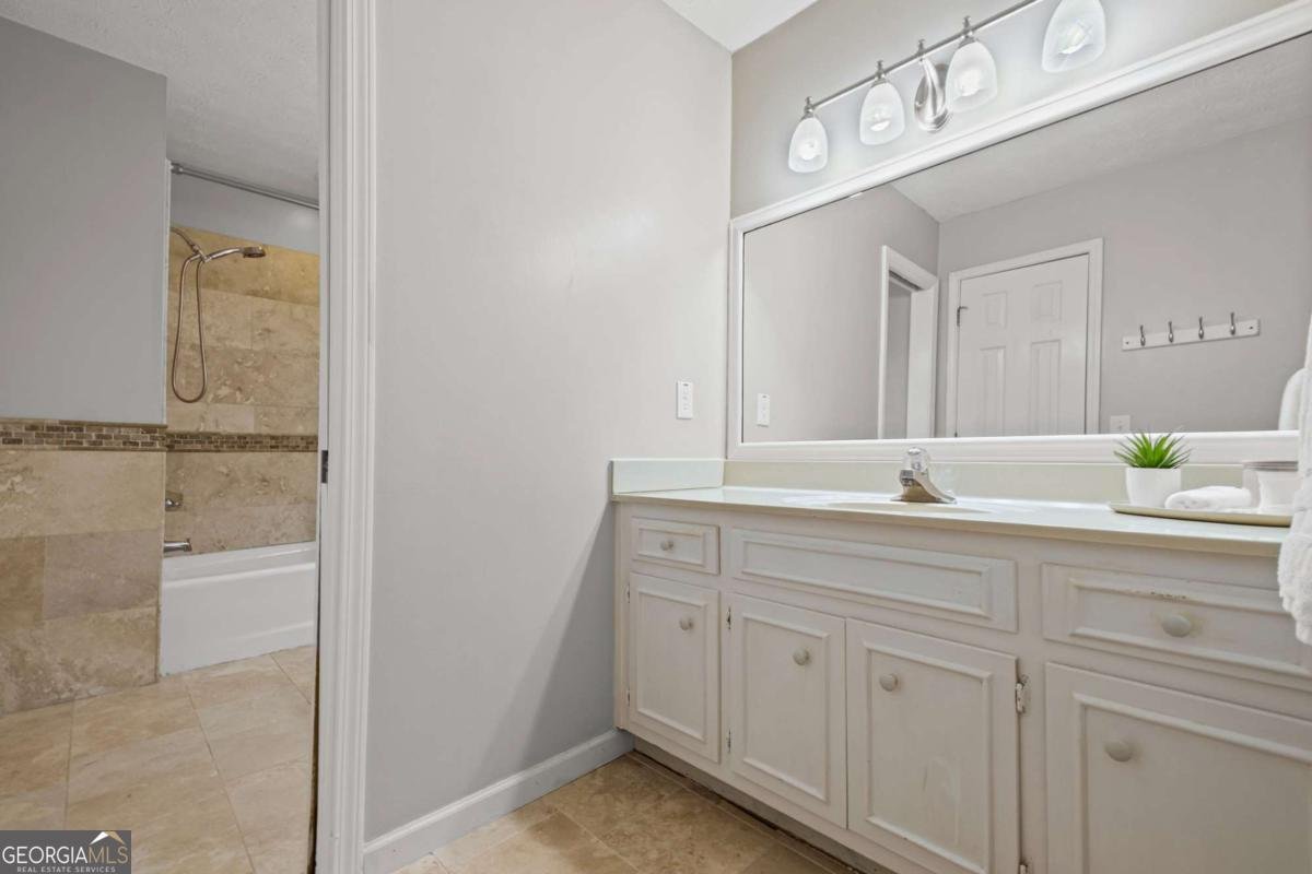 4163 Glen Meadow Drive Peachtree Corners - 27