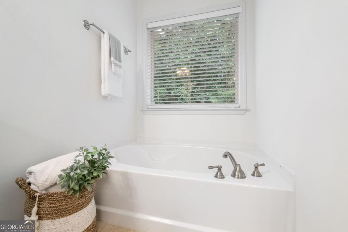 651 Coligny Court Sandy Springs - 33