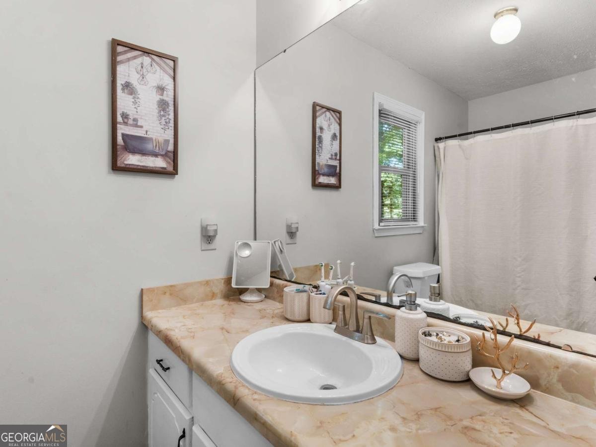 1000 Coan Drive Locust Grove - 24