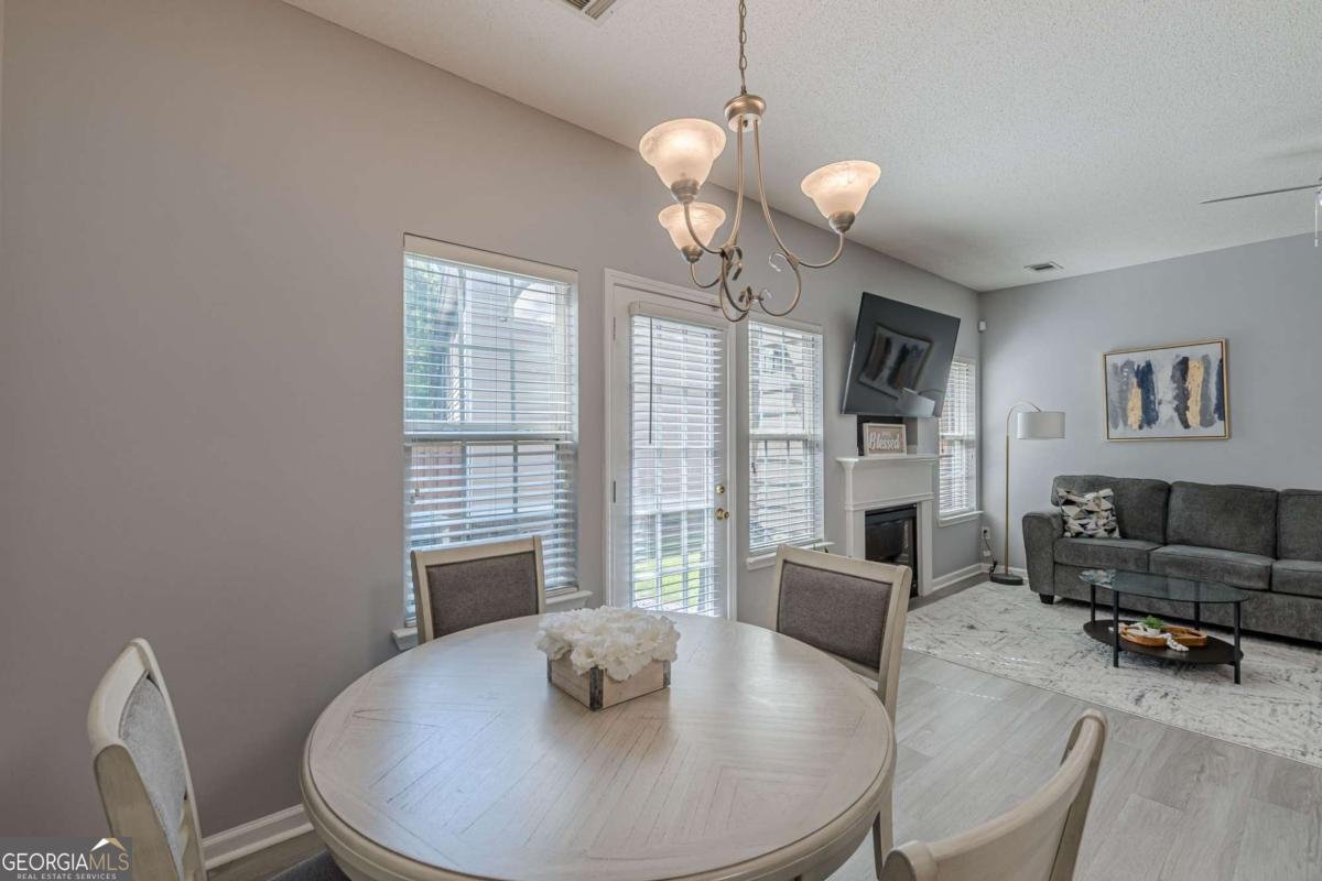 7640 RUTGERS Circle Fairburn - 18