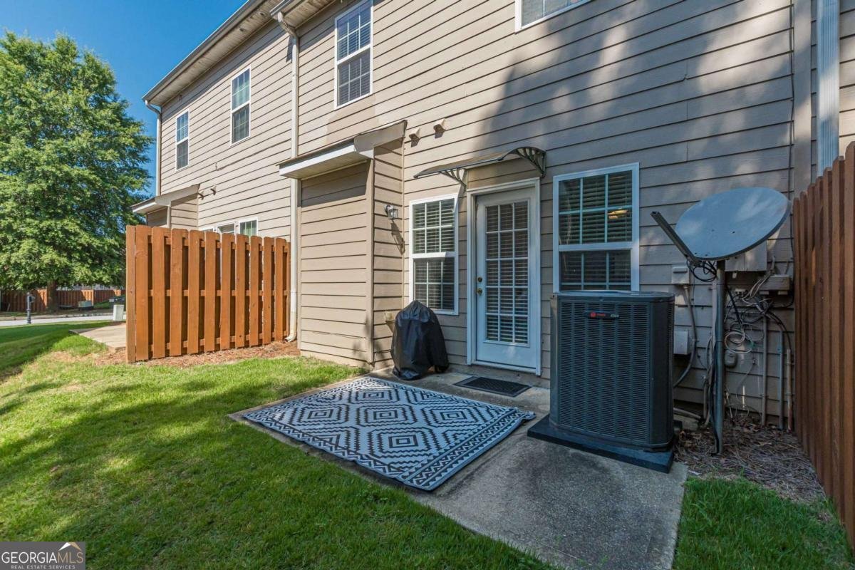 7640 RUTGERS Circle Fairburn - 49