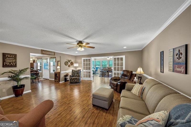 5283 MEADOWS Road Powder Springs - 3