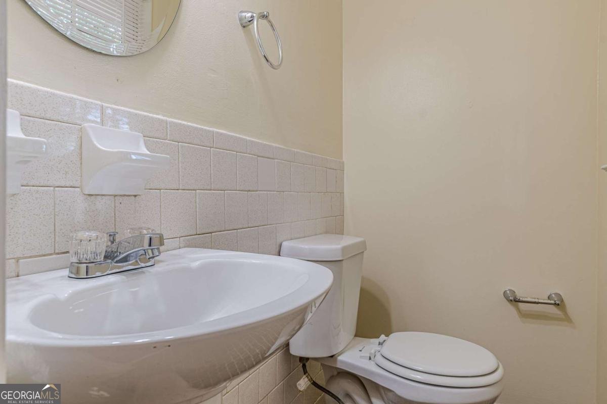 828 Sheppard Way Stone Mountain - 2