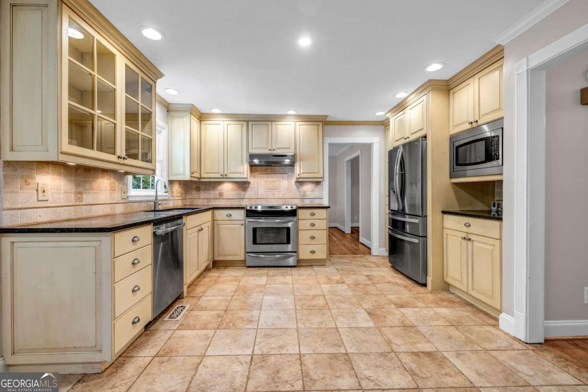 3773 Rivaridge Drive Marietta - 10