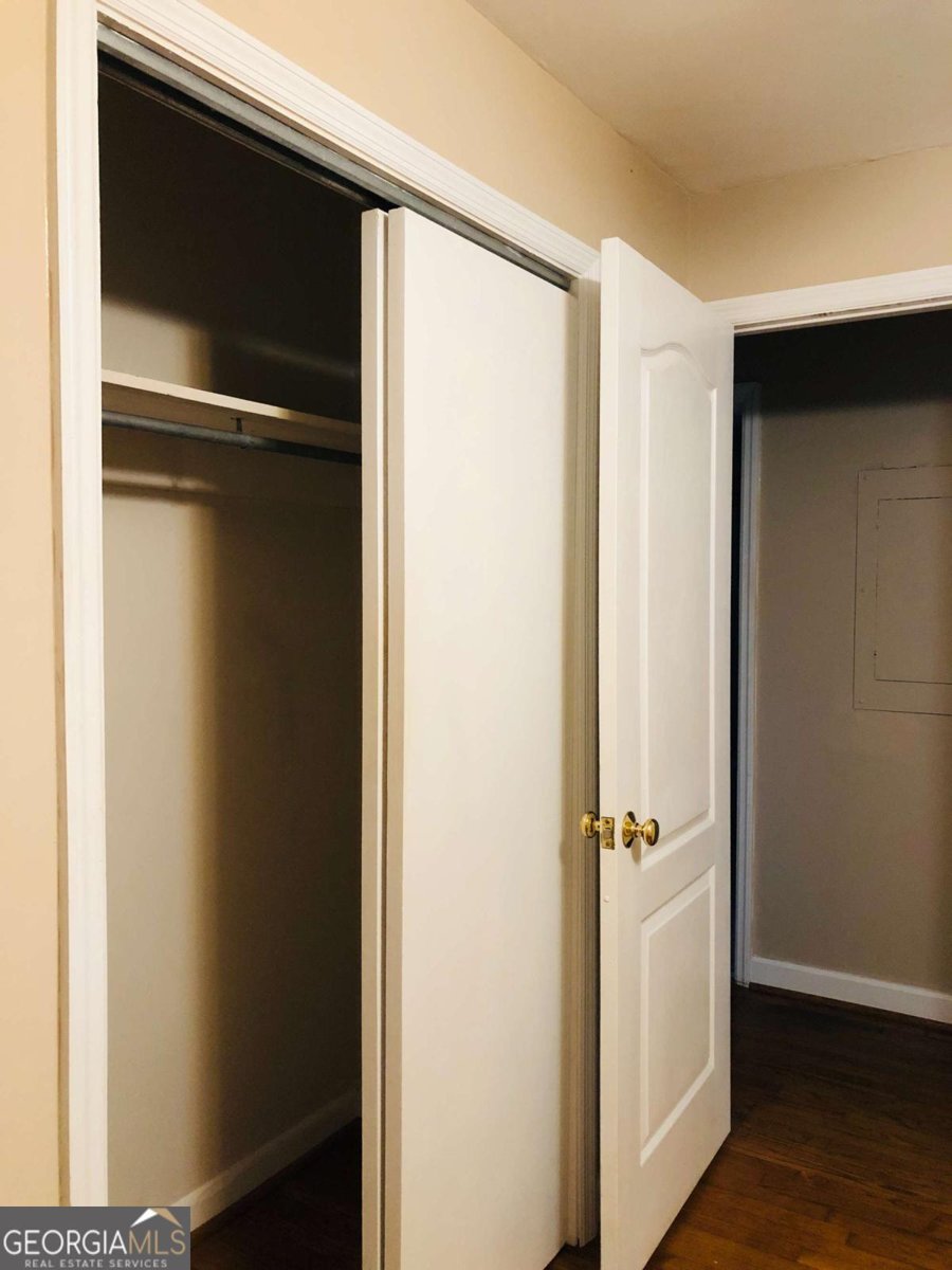 123 Garden Lane Athens - 12
