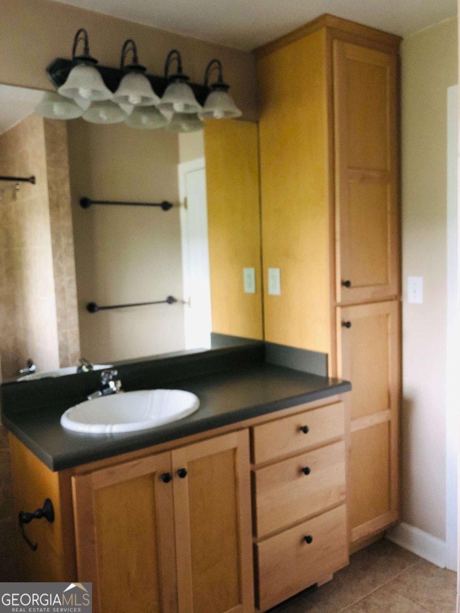 123 Garden Lane Athens - 16