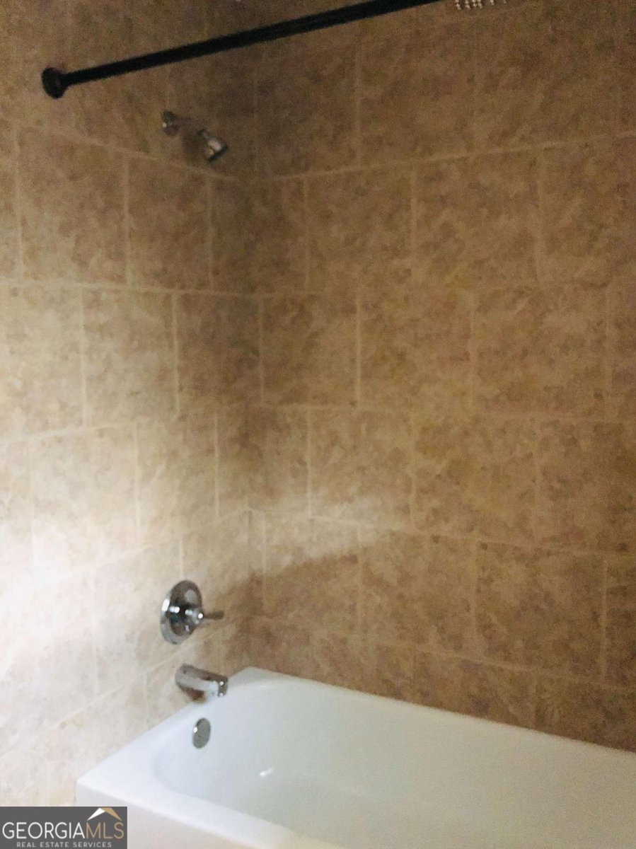 123 Garden Lane Athens - 17