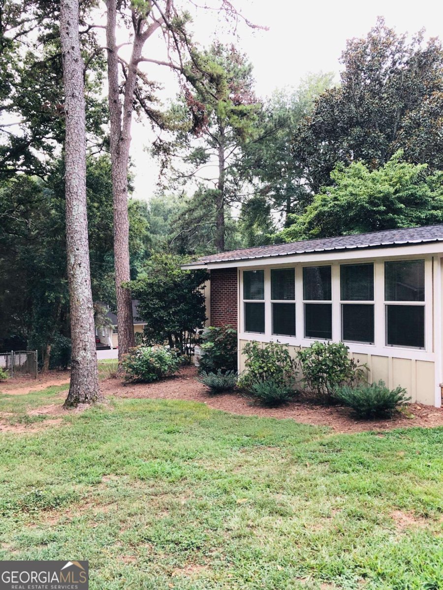 123 Garden Lane Athens - 21