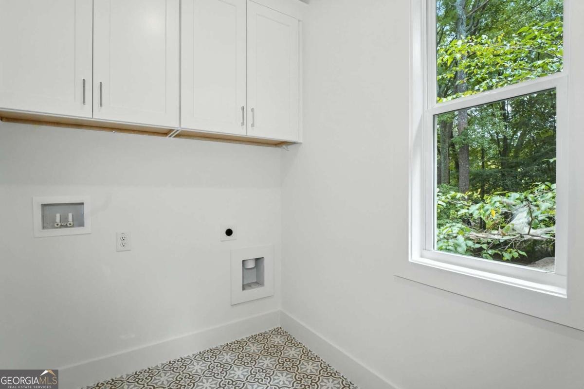 1664 Crestridge Drive Marietta - 27