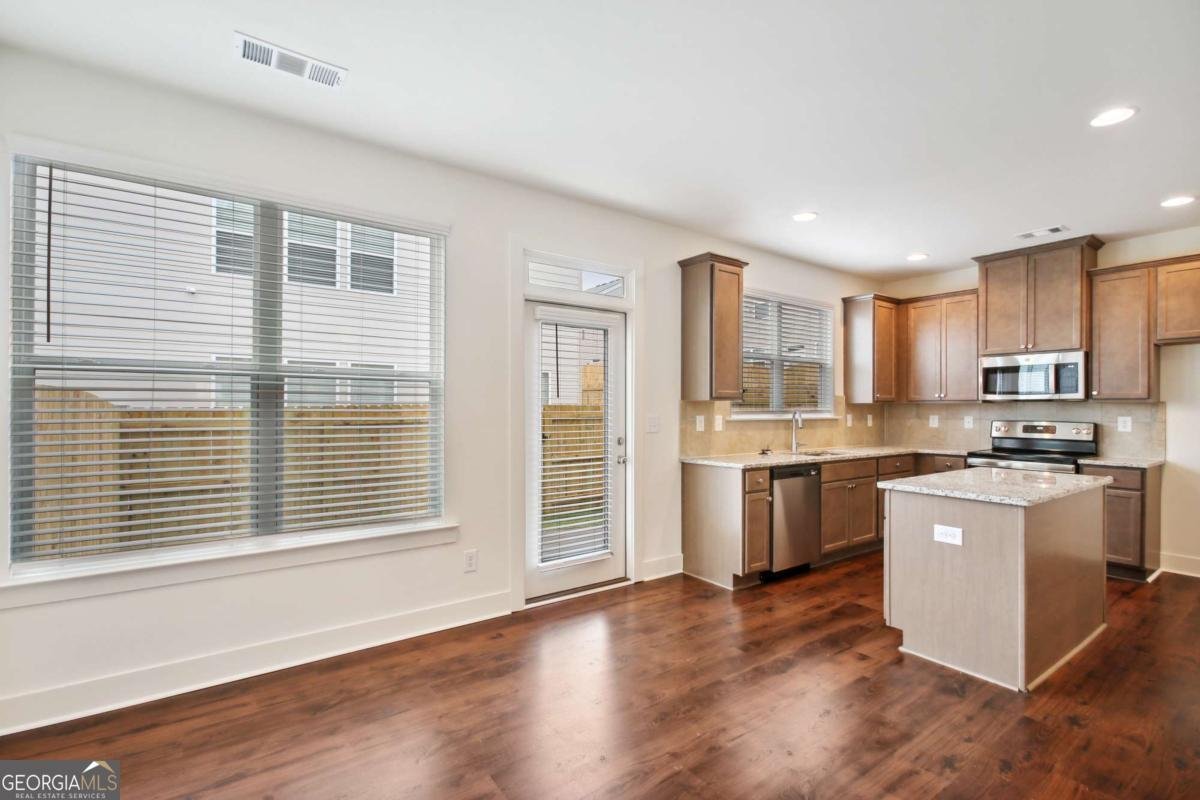 7641 SQUIRE Court Fairburn - 8