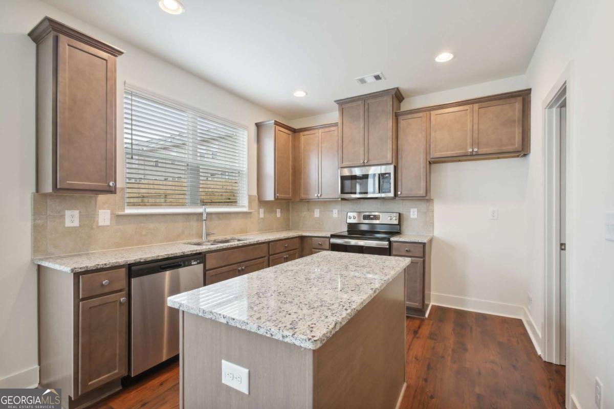 7641 SQUIRE Court Fairburn - 9