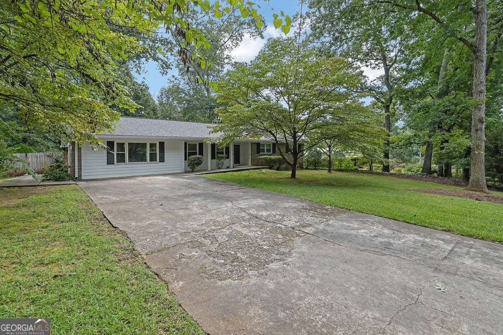 558 Dorsey Circle Lilburn - 1