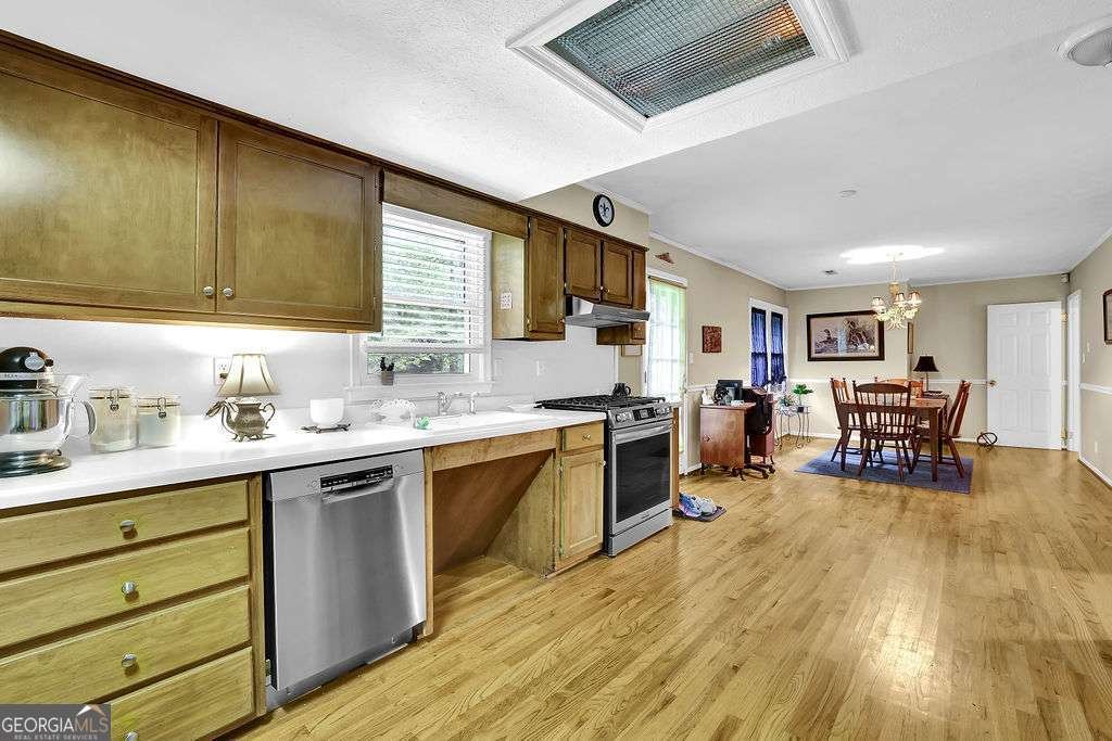 558 Dorsey Circle Lilburn - 14