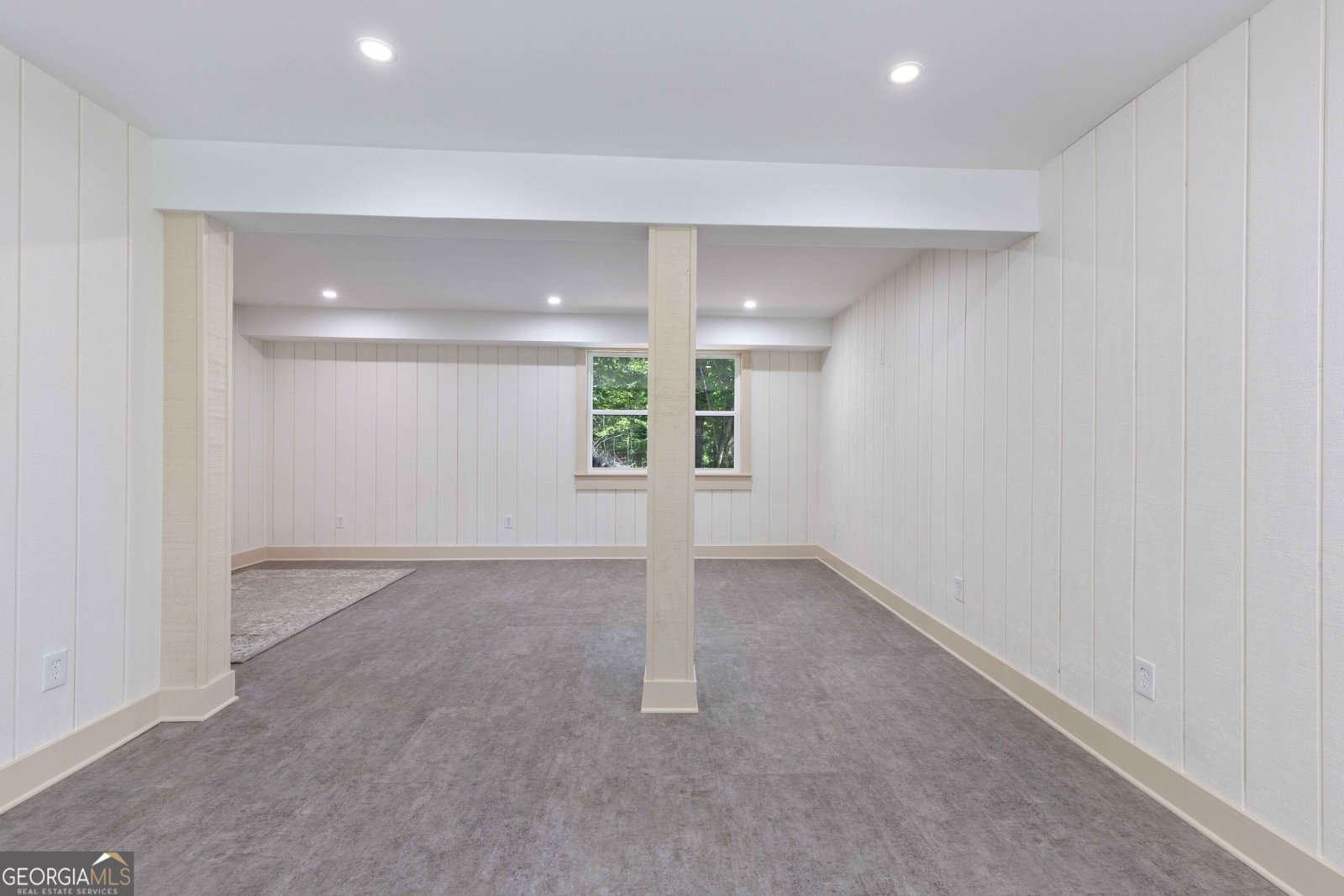 340 Commodore Drive Hamilton - 34