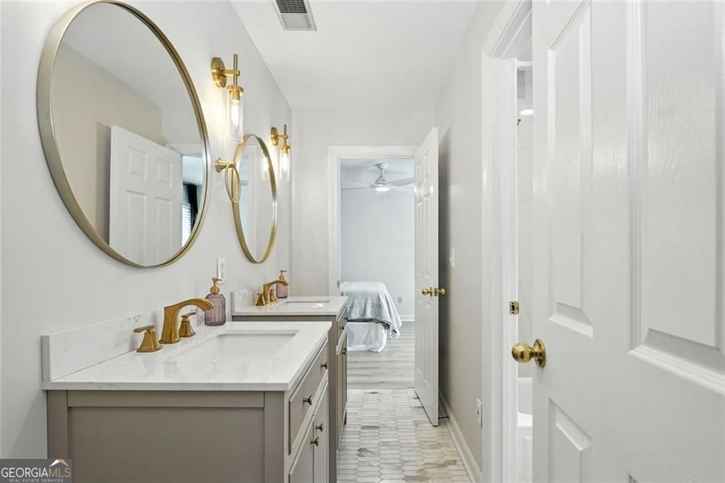 4168 Gateswalk Drive Smyrna - 39