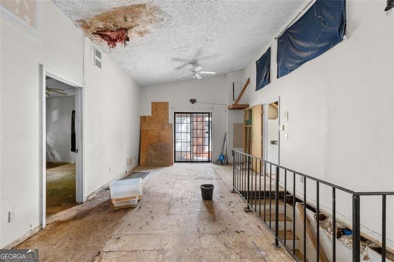 2044 HOWARD Circle Atlanta - 39