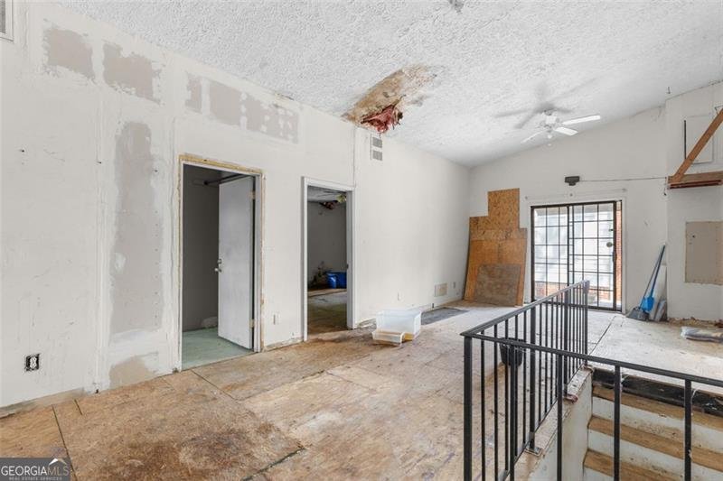 2044 HOWARD Circle Atlanta - 43