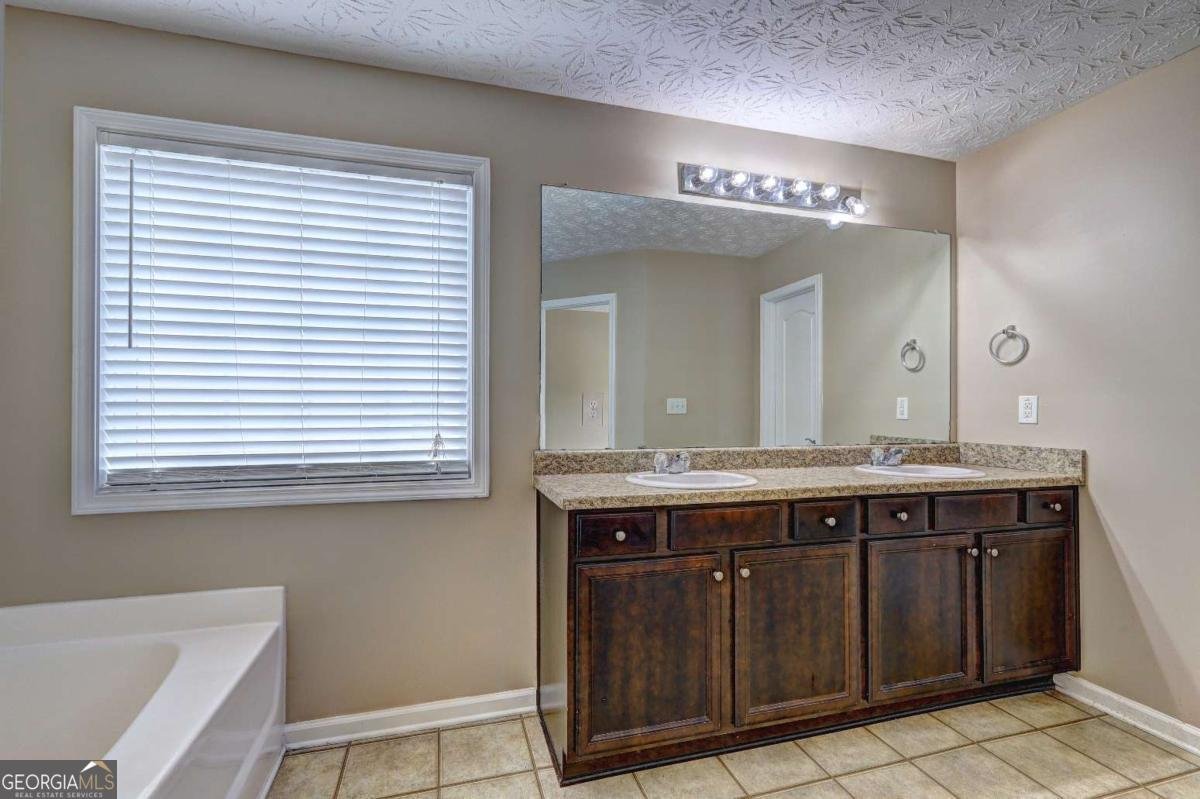 2093 Parador Bend Mcdonough - 16