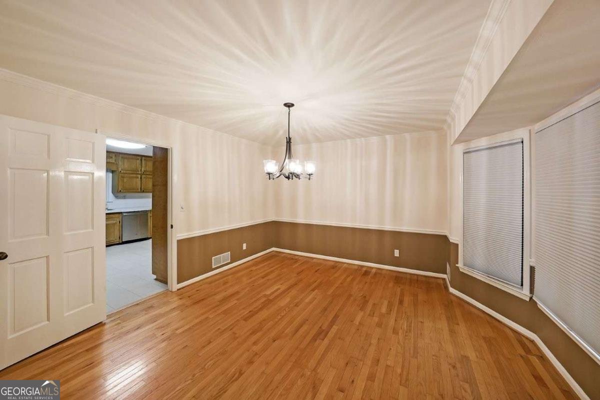 295 LAKEMONT Drive Roswell - 11