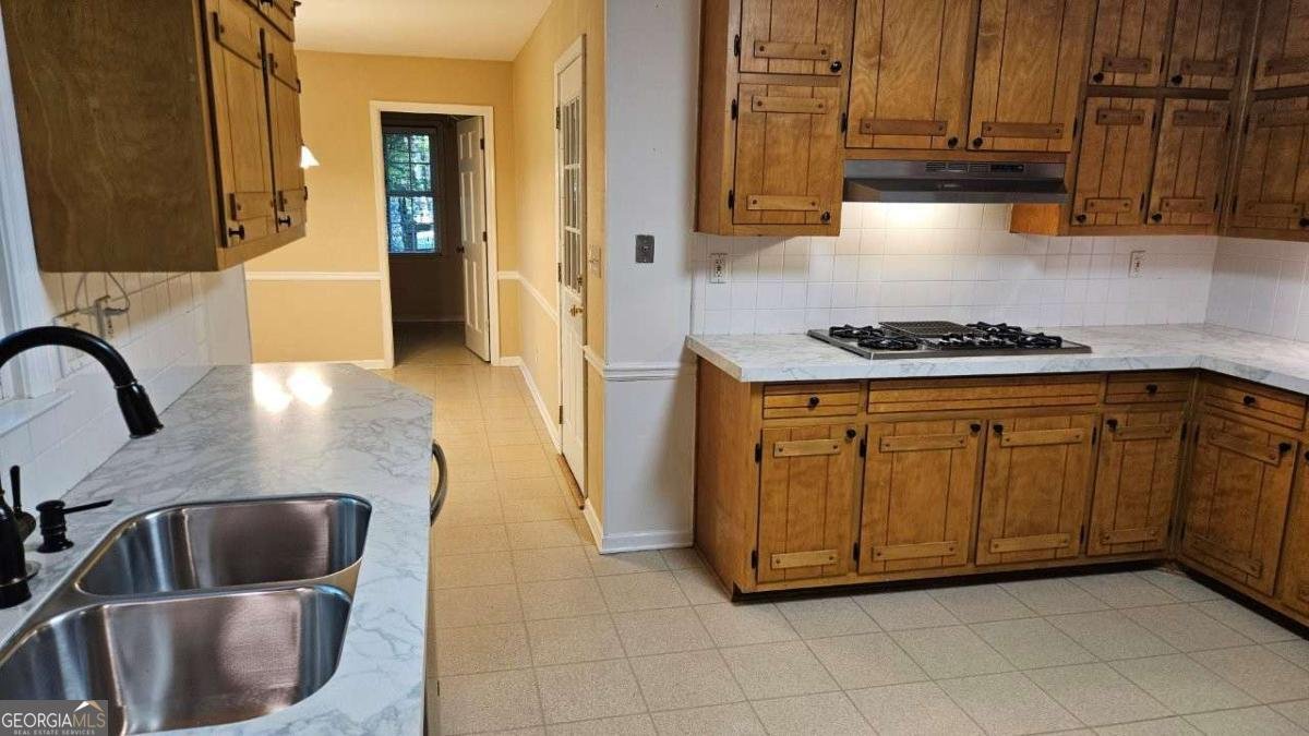 295 LAKEMONT Drive Roswell - 20