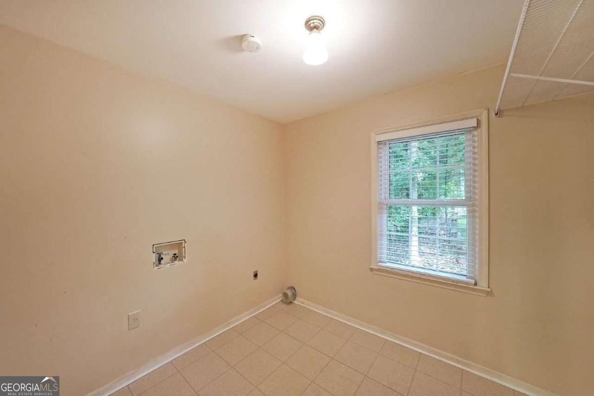 295 LAKEMONT Drive Roswell - 23