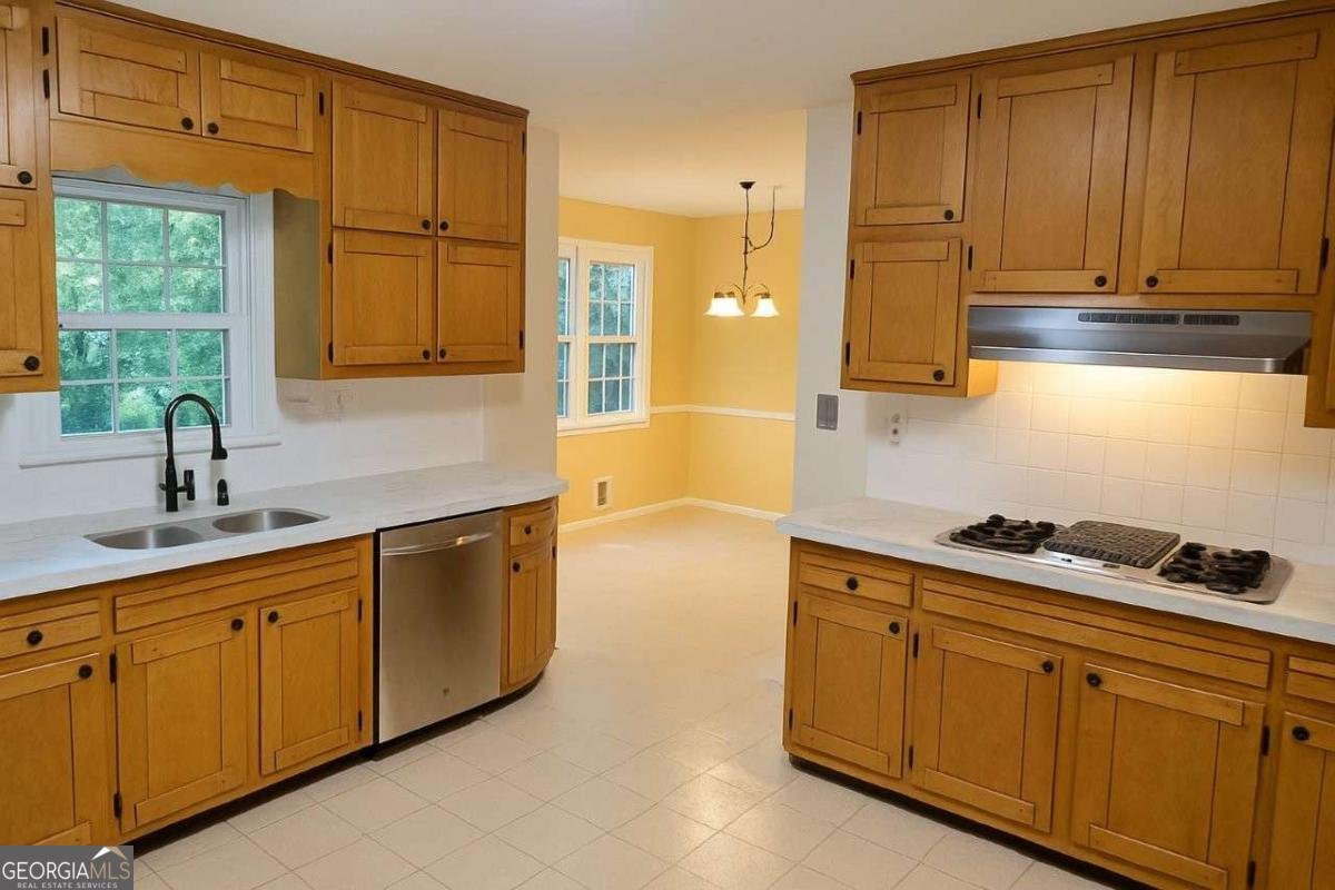 295 LAKEMONT Drive Roswell - 4