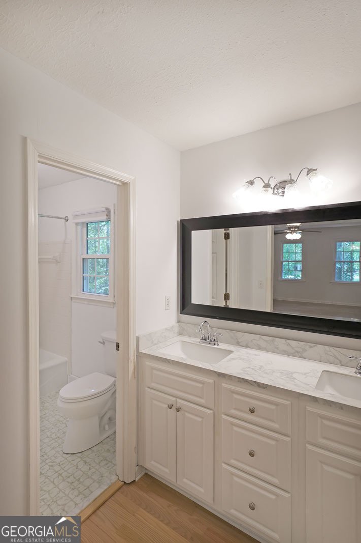 295 LAKEMONT Drive Roswell - 48