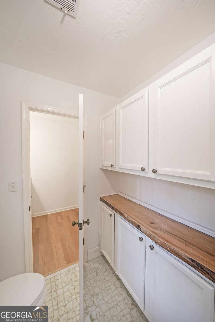 295 LAKEMONT Drive Roswell - 51