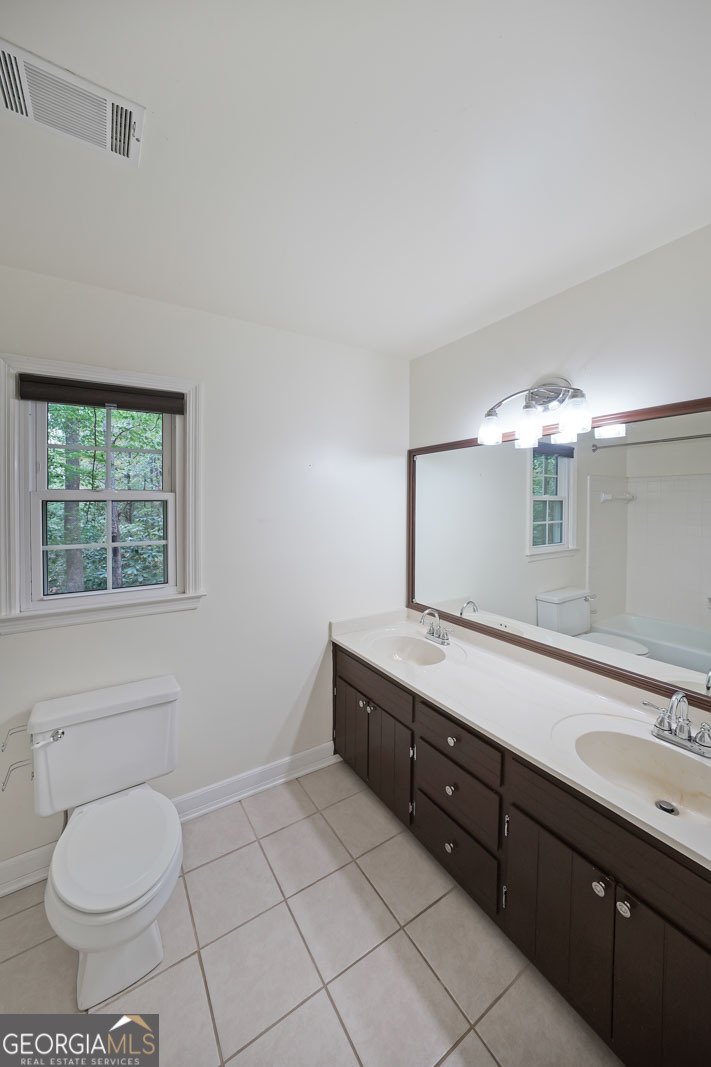 295 LAKEMONT Drive Roswell - 52