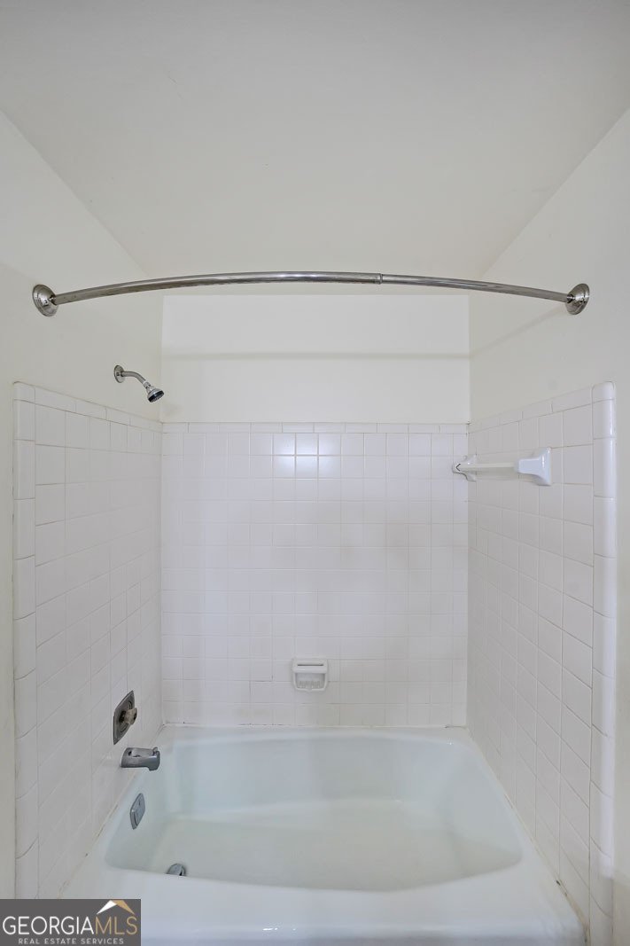 295 LAKEMONT Drive Roswell - 53