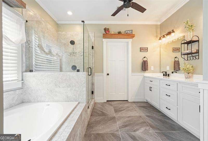 215 Wilshire Terrace White - 25