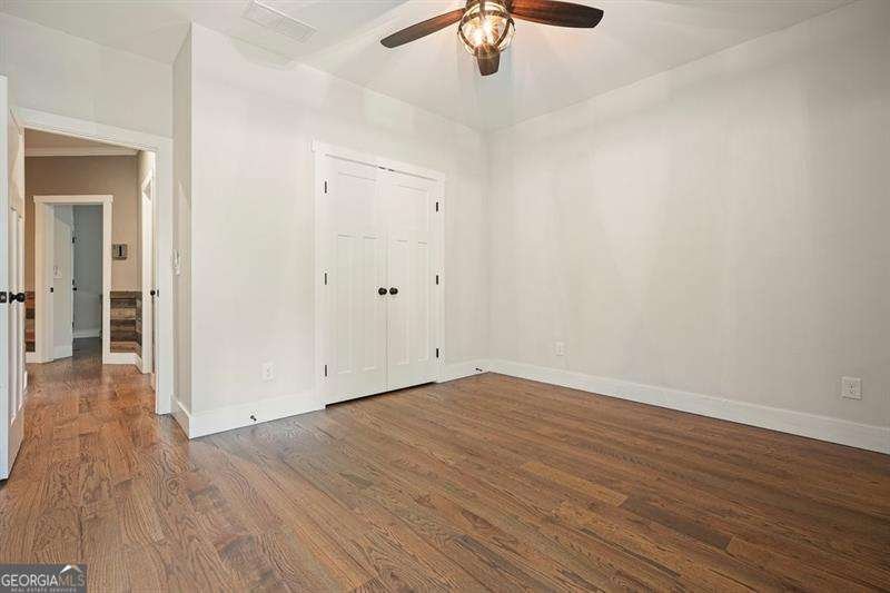 215 Wilshire Terrace White - 29