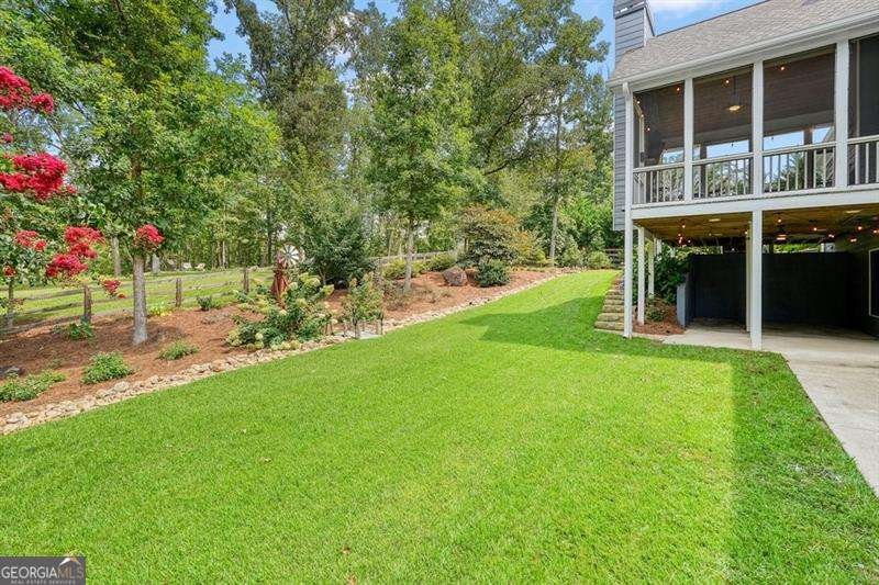 215 Wilshire Terrace White - 44