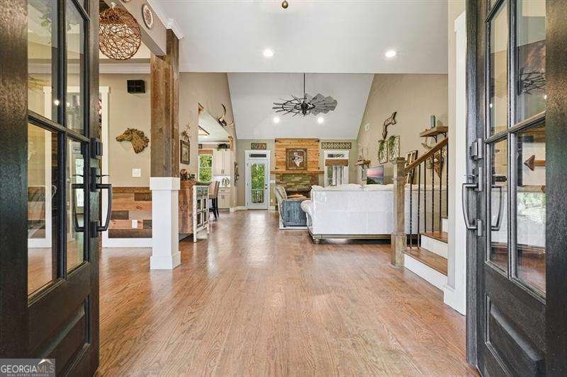 215 Wilshire Terrace White - 7