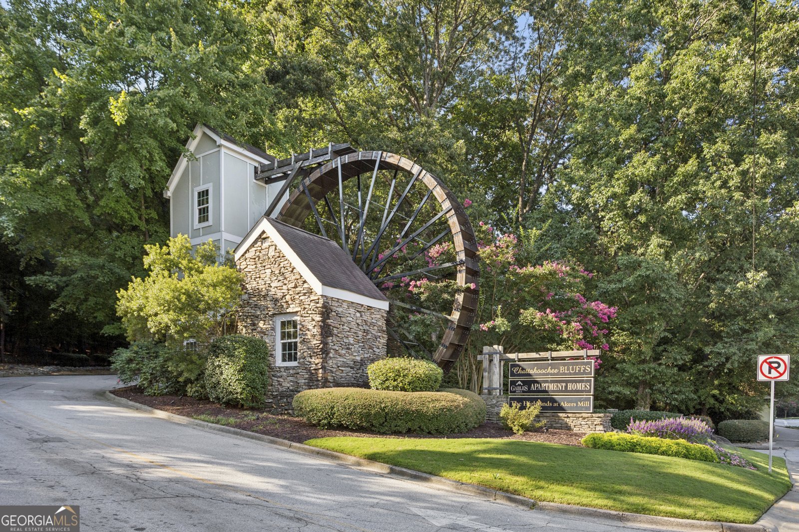 3790 Chattahoochee Summit Drive Atlanta - 2