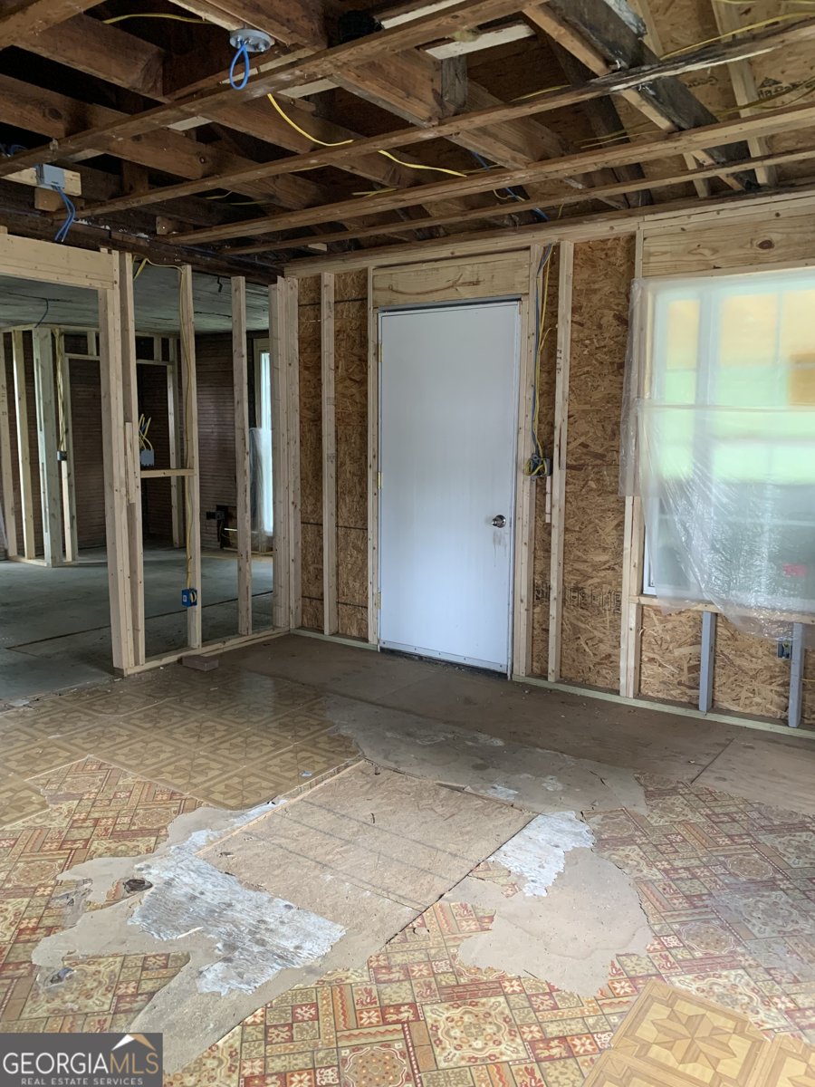 303 C E 18th Street Rome - 1