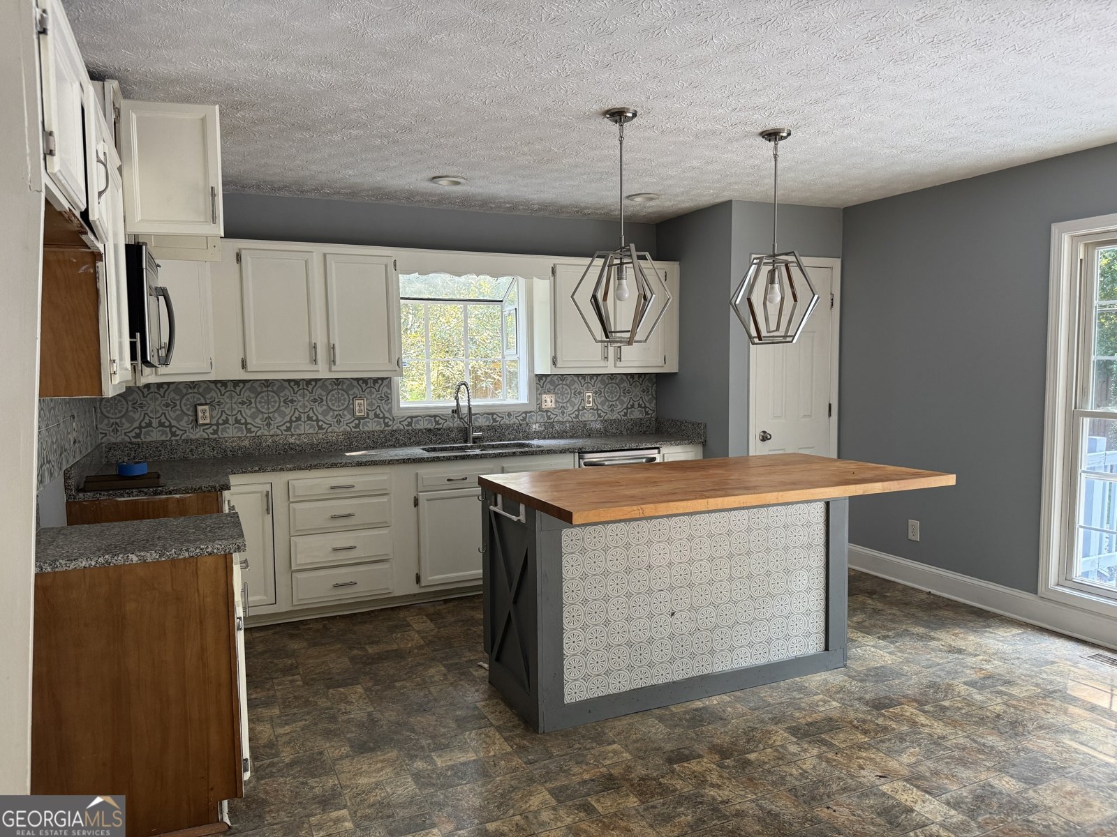 6475 Blue Creek Court Douglasville - 6