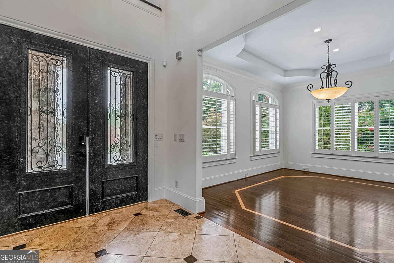7611 Regency Circle Sandy Springs - 10
