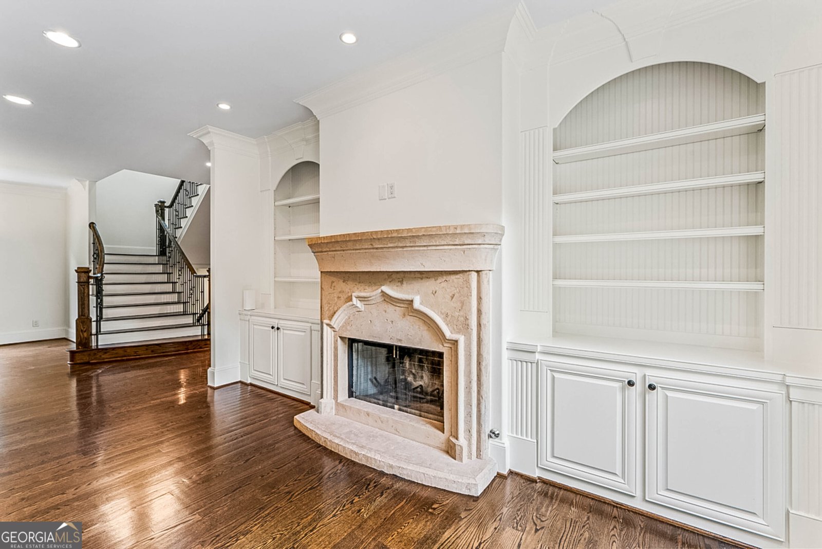 7611 Regency Circle Sandy Springs - 12
