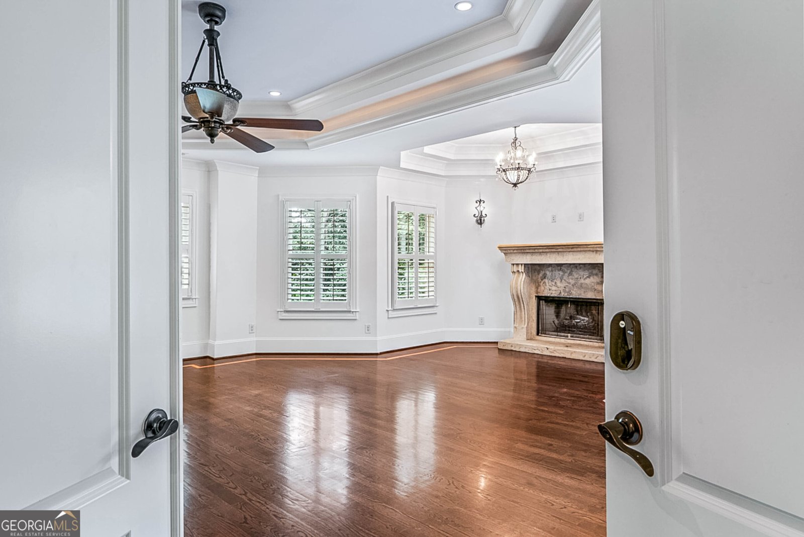 7611 Regency Circle Sandy Springs - 13
