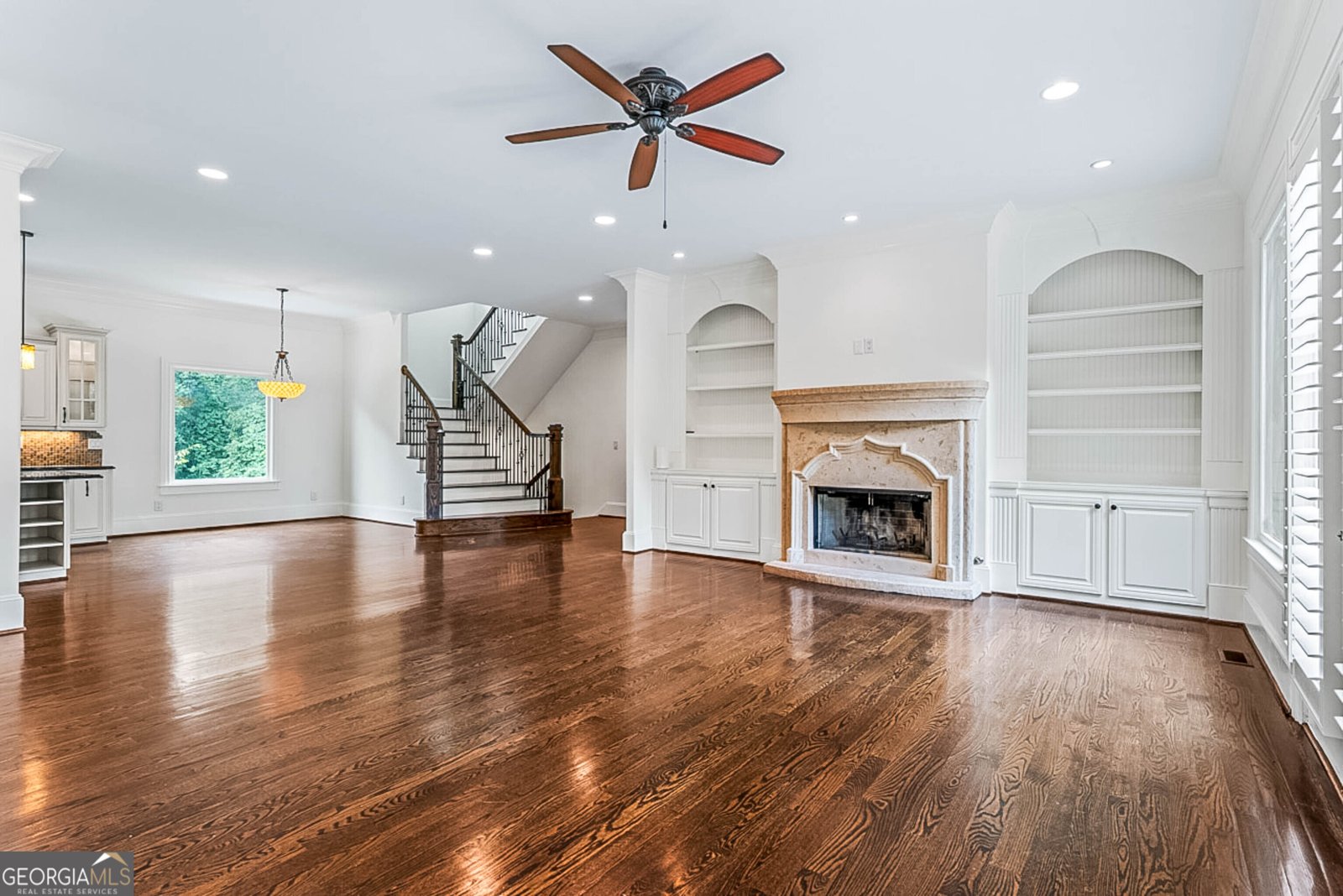 7611 Regency Circle Sandy Springs - 18