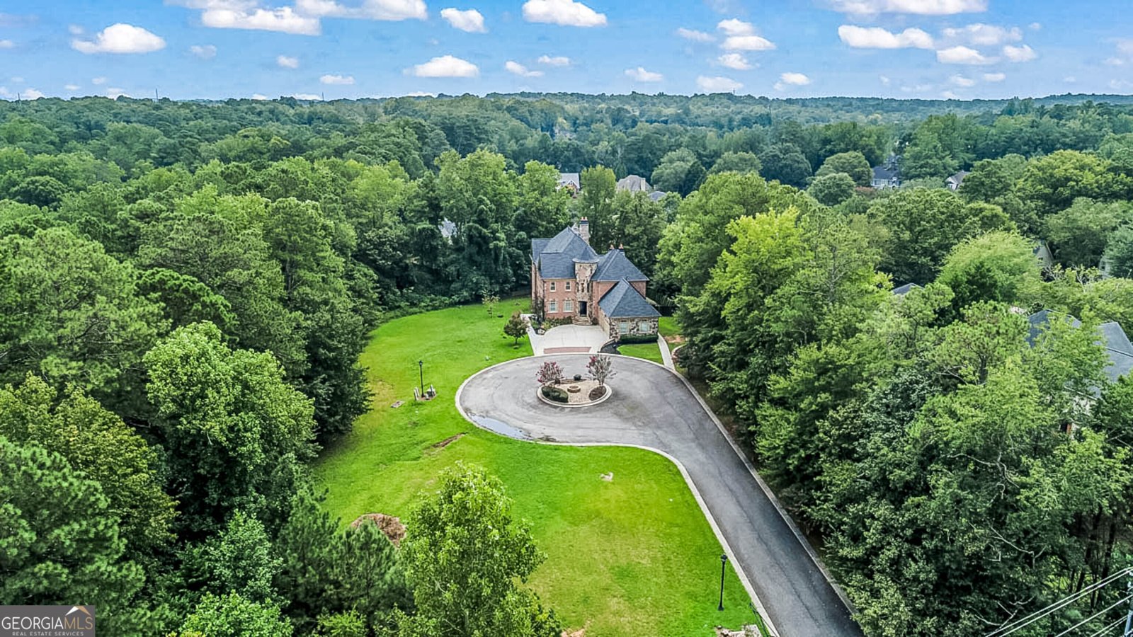 7611 Regency Circle Sandy Springs - 2
